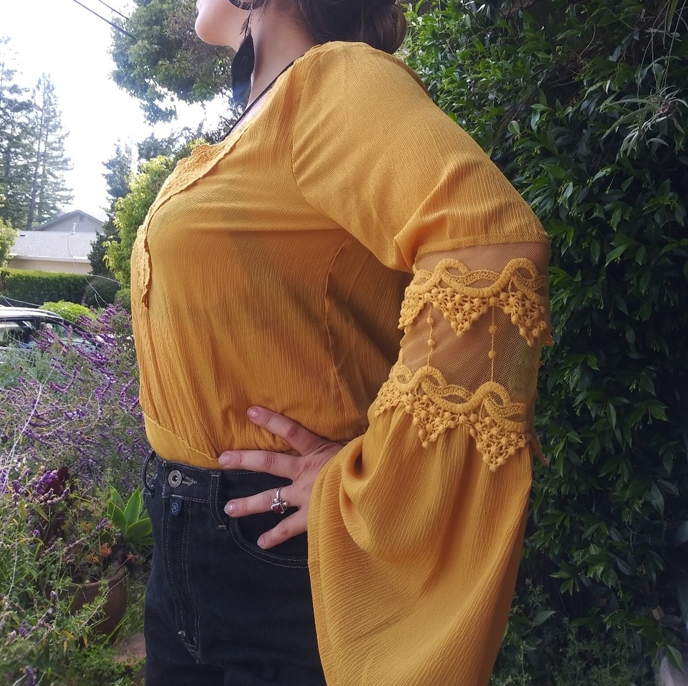 💥💥💥Add deal Bell Sleeve Yellow Lace Blouse
